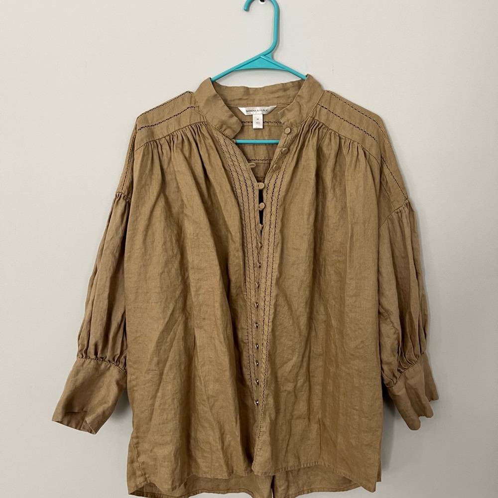 NWOT Women's Tan Linen Blouse (Banana Republic)